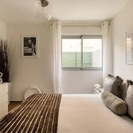 Stylish New 1 Bedroom In Juan Les Pins アパート *