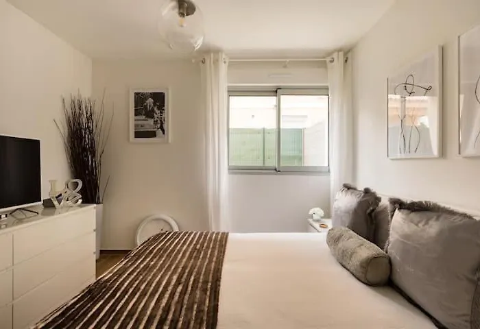 Stylish New 1 Bedroom In Juan Les Pins Διαμέρισμα *