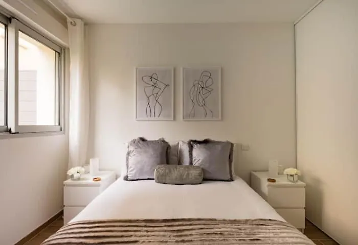 Διαμέρισμα Stylish New 1 Bedroom In Juan Les Pins Αντίμπ