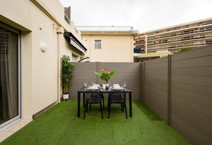 Stylish New 1 Bedroom In Juan Les Pins Διαμέρισμα Αντίμπ