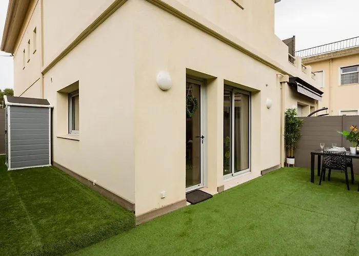 Stylish New 1 Bedroom In Juan Les Pins Αντίμπ